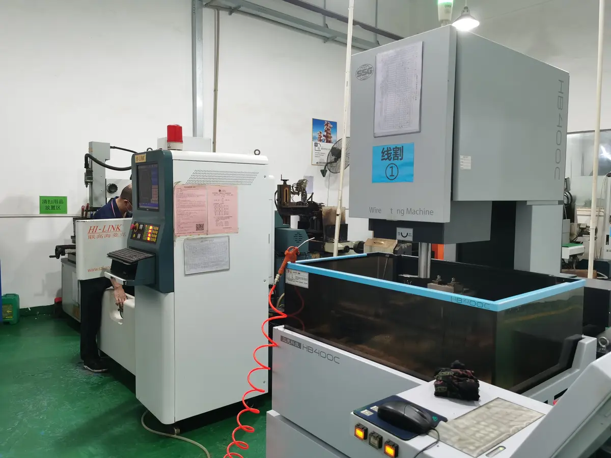 Wire EDM machining equipment
