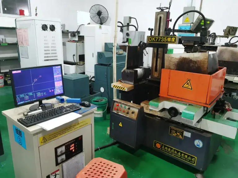 التصنيع الآلي السلكي السريع EDM