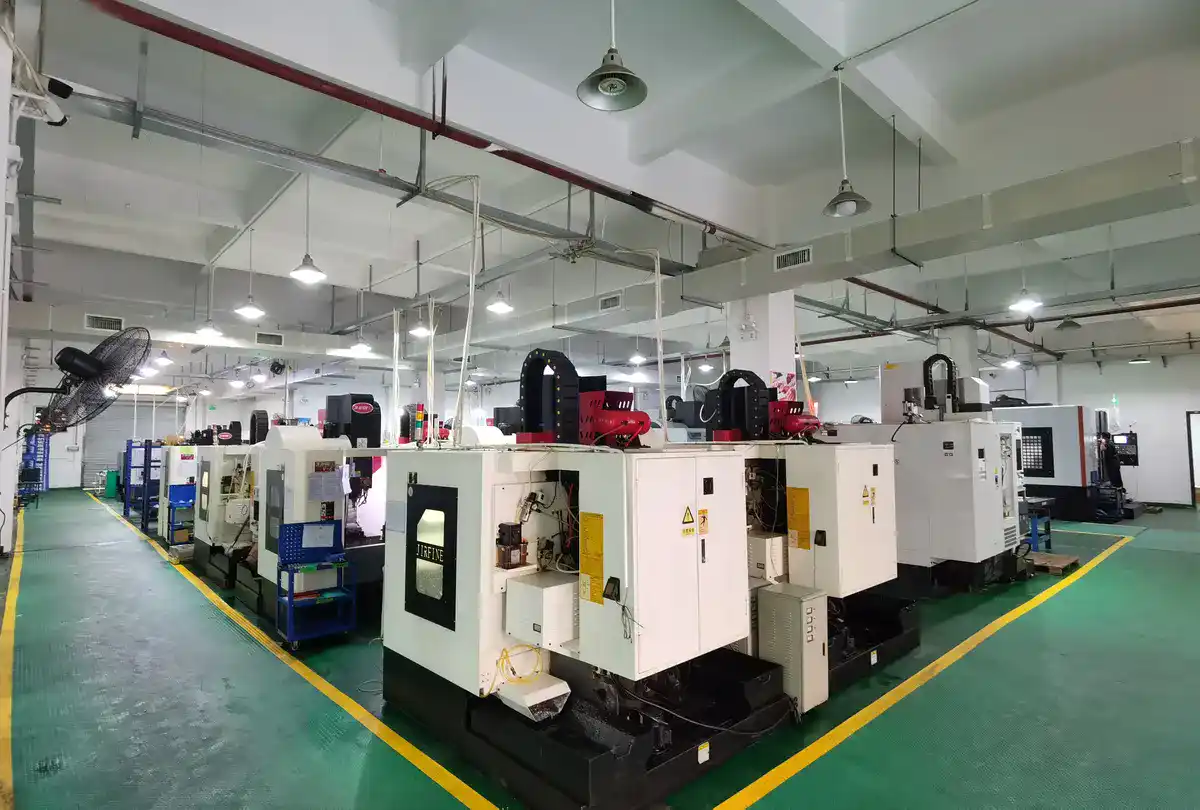 Atelier dédié aux centres d'usinage CNC Weldo à trois et quatre axes