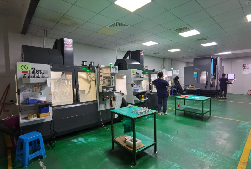 5 axis cnc machining center with HAAS and Hurco machine