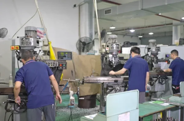 фрезерный центр с ЧПУ