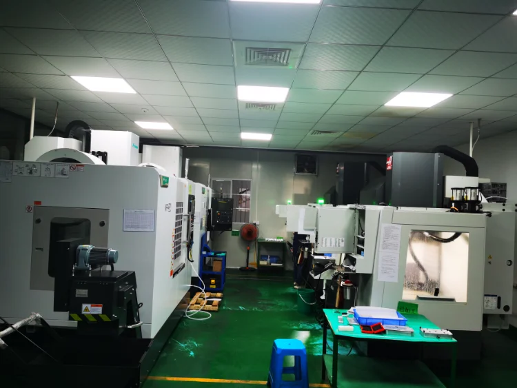 Centre d'usinage CNC 4 5 axes