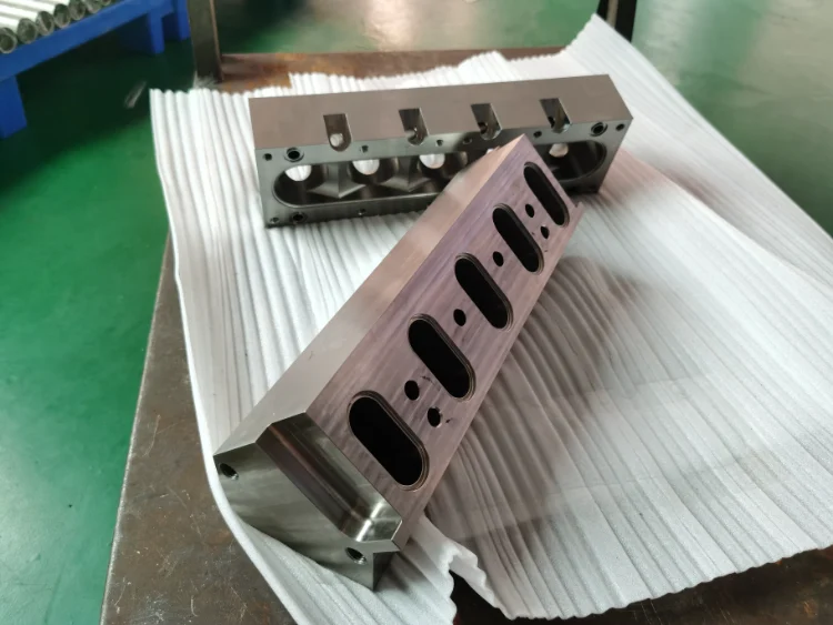 pezzo in acciaio inox lavorato a macchina (3)