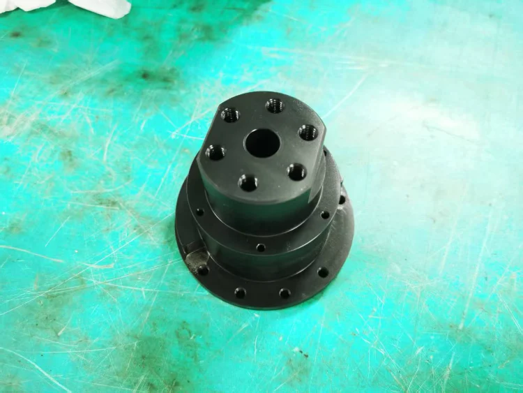 parte in acciaio lavorata a cnc