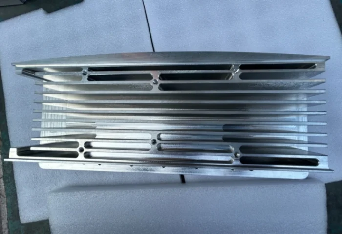 CNC-Bearbeitung von Magnesium-Kühlkörpern