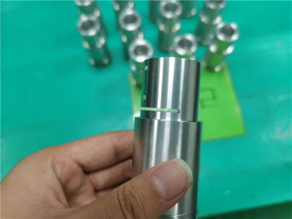 torneado cnc de tubo de aluminio