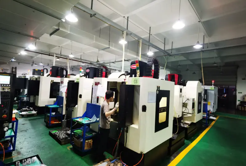 3 4 axis cnc machining room (2)