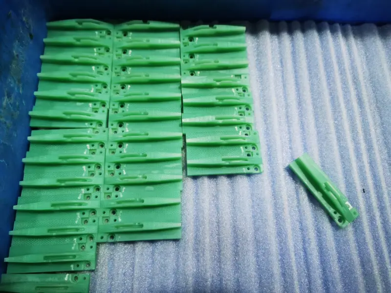 FR4 green color resin glass fiber precision part (1)