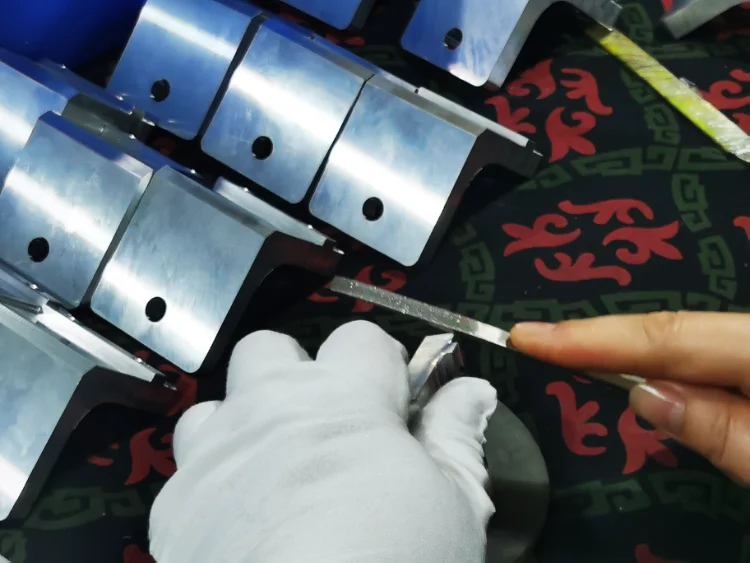 Chamfering/Beveling (by grinding)