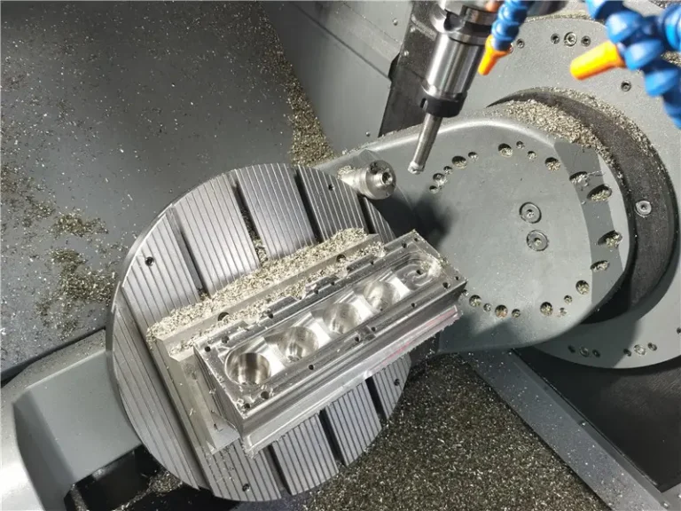 Fraisage CNC 5 axes pour bloc moteur en acier inoxydable