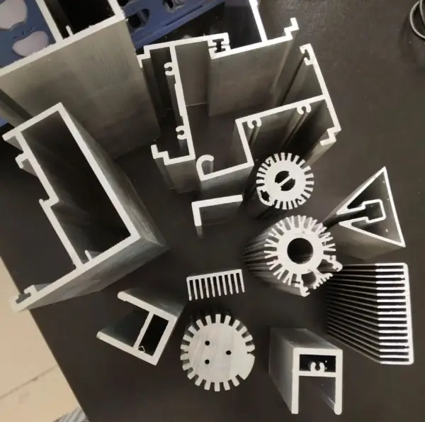 Aluminium-Extrusionsprofil