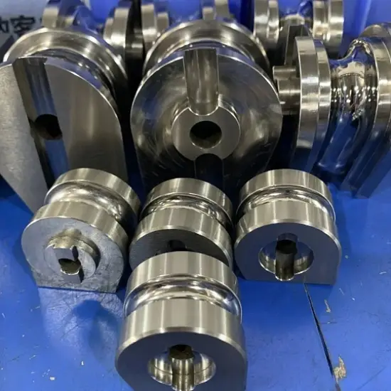 pièce en acier au carbone