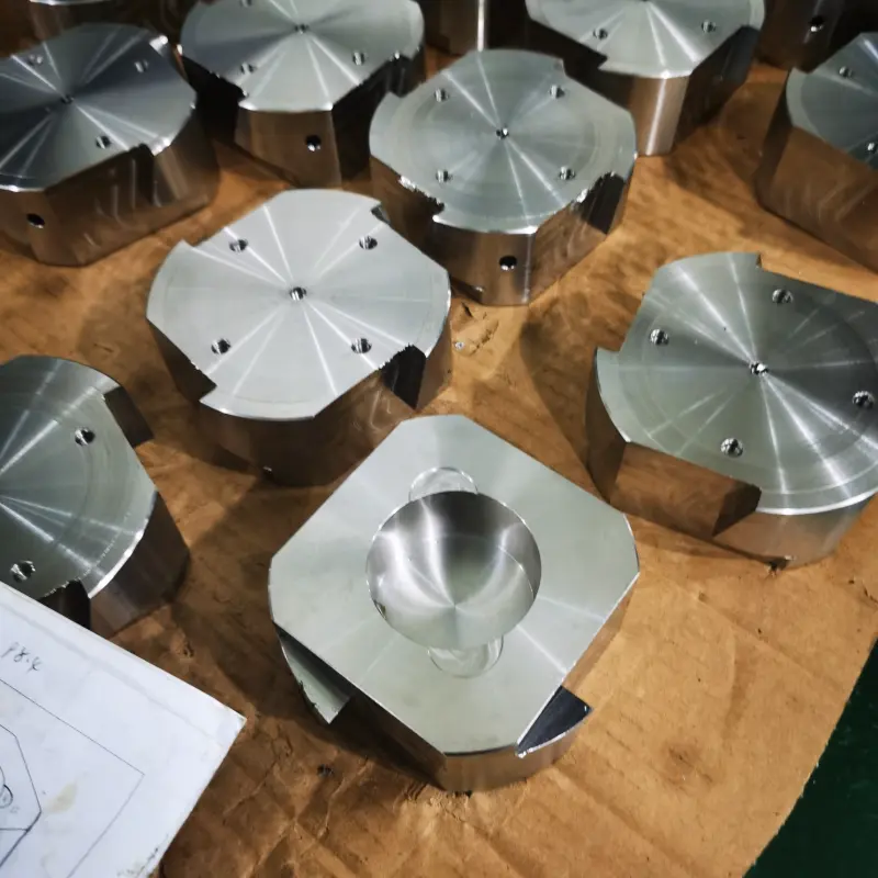 Bloc de fixation en acier inoxydable 304 usiné par CNC