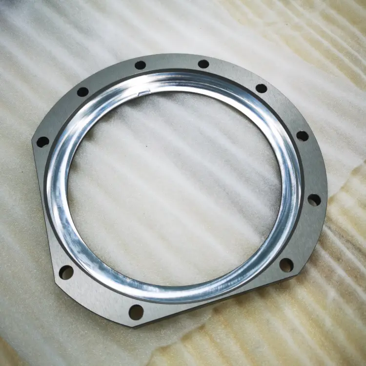 Bride en aluminium 6082-T6 avec anodisation dure