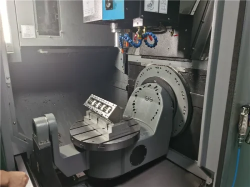 Parte di motore a cinque cilindri lavorazione cnc a 5 assi (1)