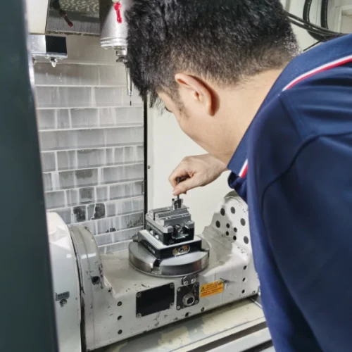 weldo 5-axis cnc engineer texted the size