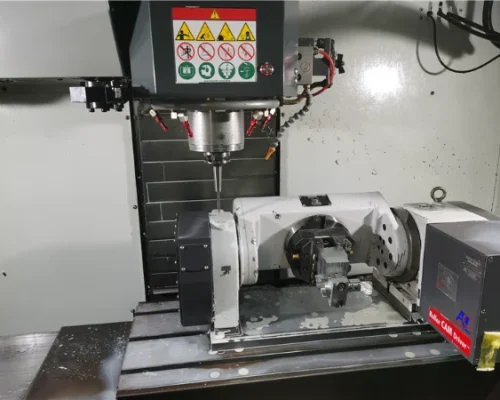 vista de mecanizado cnc de 4 ejes