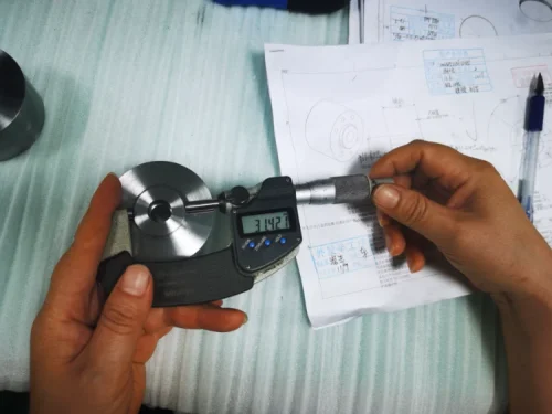 micrometer for cnc machined part test